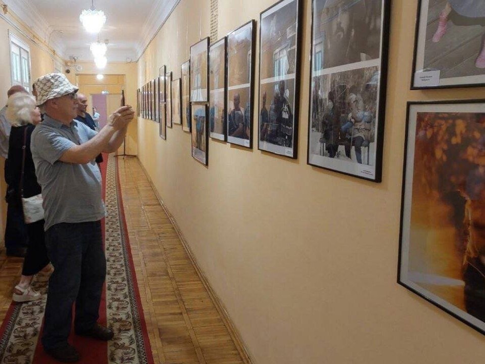 Выставка «Пущинского фотоклуба» открылась в библиотеке Твери