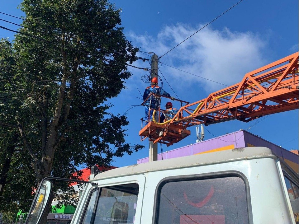 В 50 частных домах в микрорайоне Подрезково улучшили качество электроснабжения