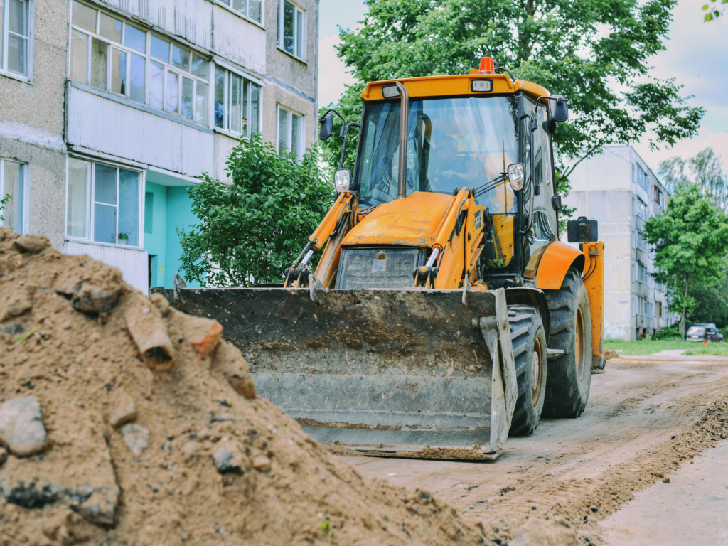 Во фряновском дворе меняют асфальт, бордюры и ремонтируют тротуары |  REGIONS.RU / Щелково