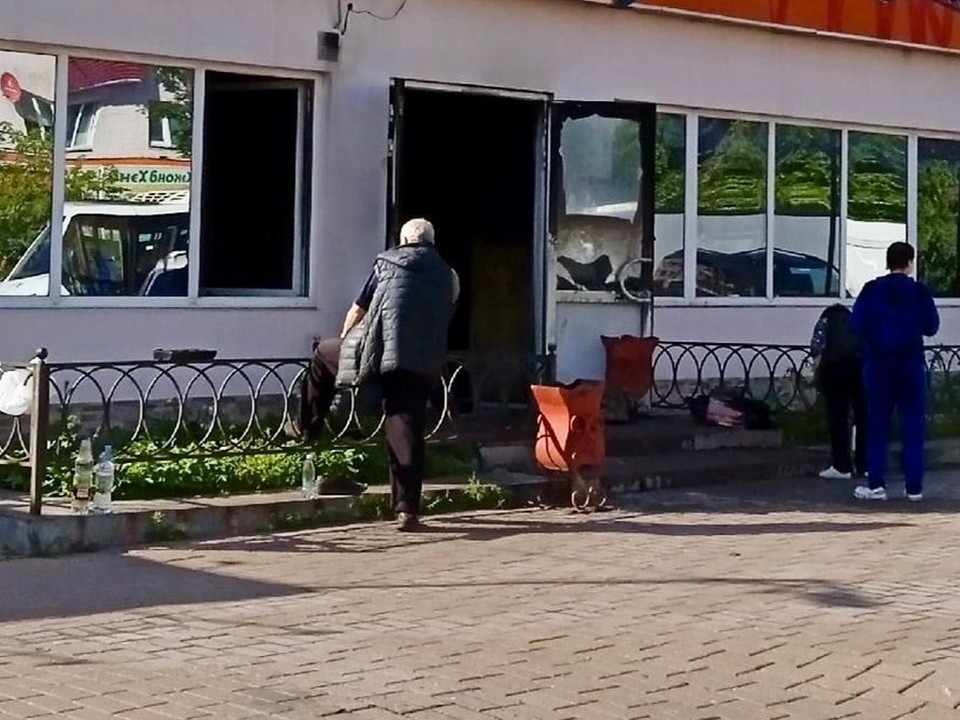 В Раменском после ночной драки загорелся цветочный магазин