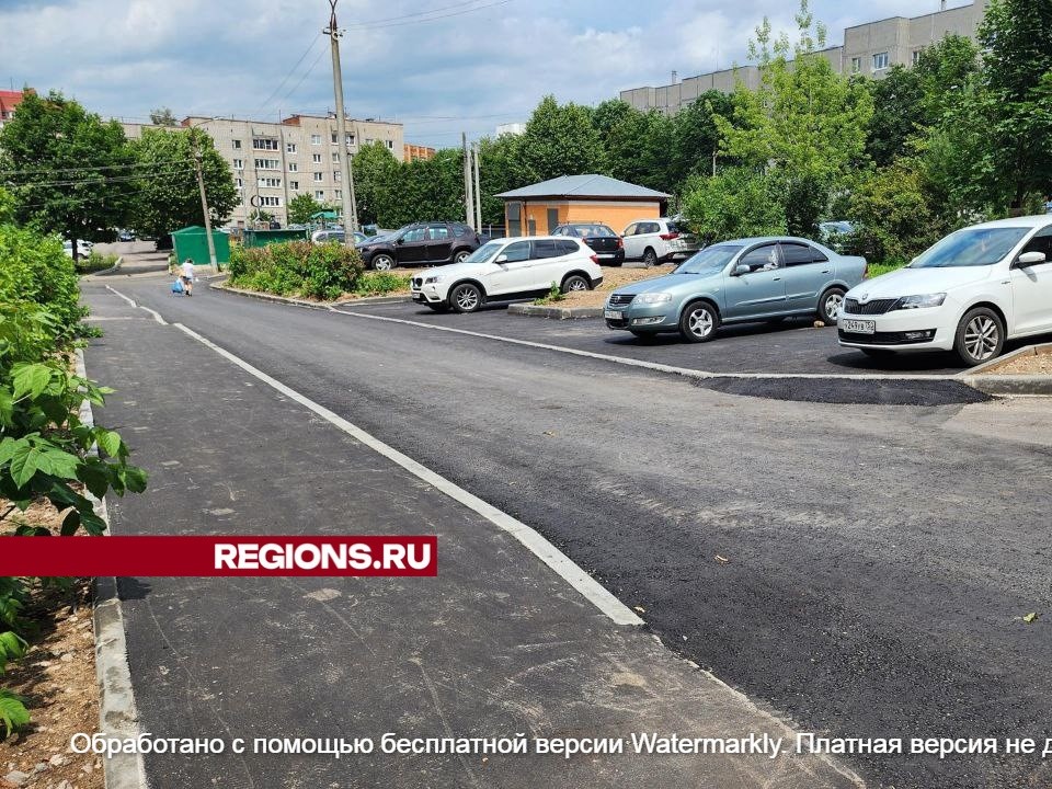 Полноценную парковку по просьбе жителей обустроили во дворе на улице Кржижановского