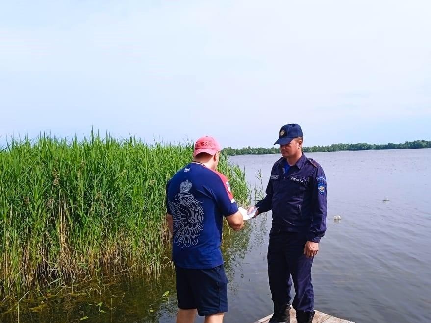 Ямы, арматура и заросли: спасатели напомнили жителям об опасных местах для купания