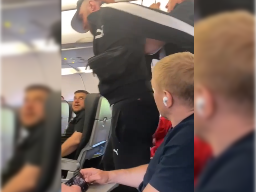 В аэропорту Домодедово пьяный пассажир избил стюардессу