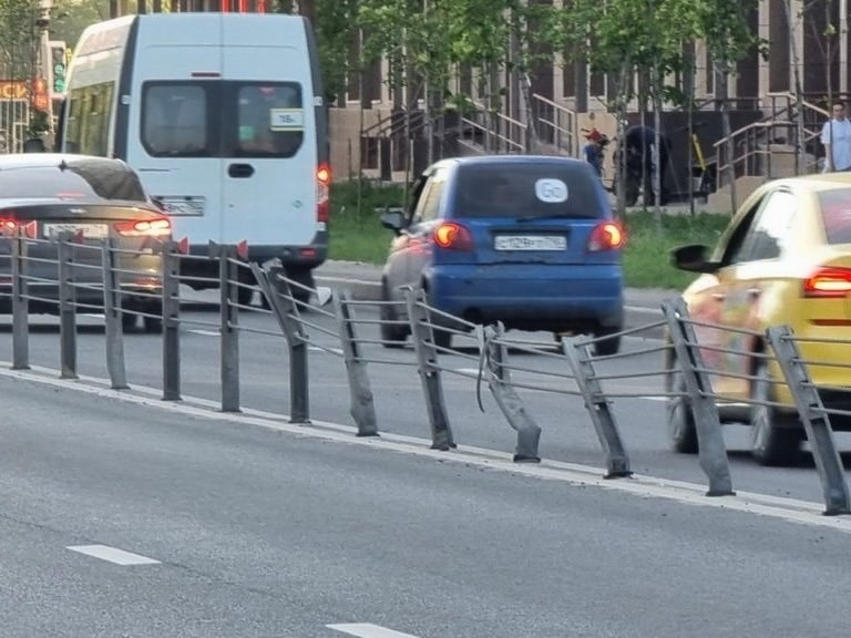 В Жуковском отремонтируют барьерное ограждение на улице Гагарина