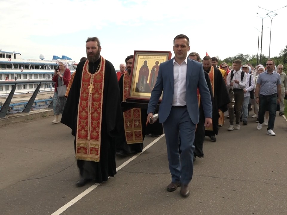 Чудотворную икону пронесли по Дубне в рамках юбилейного Большого Волжского крестного хода