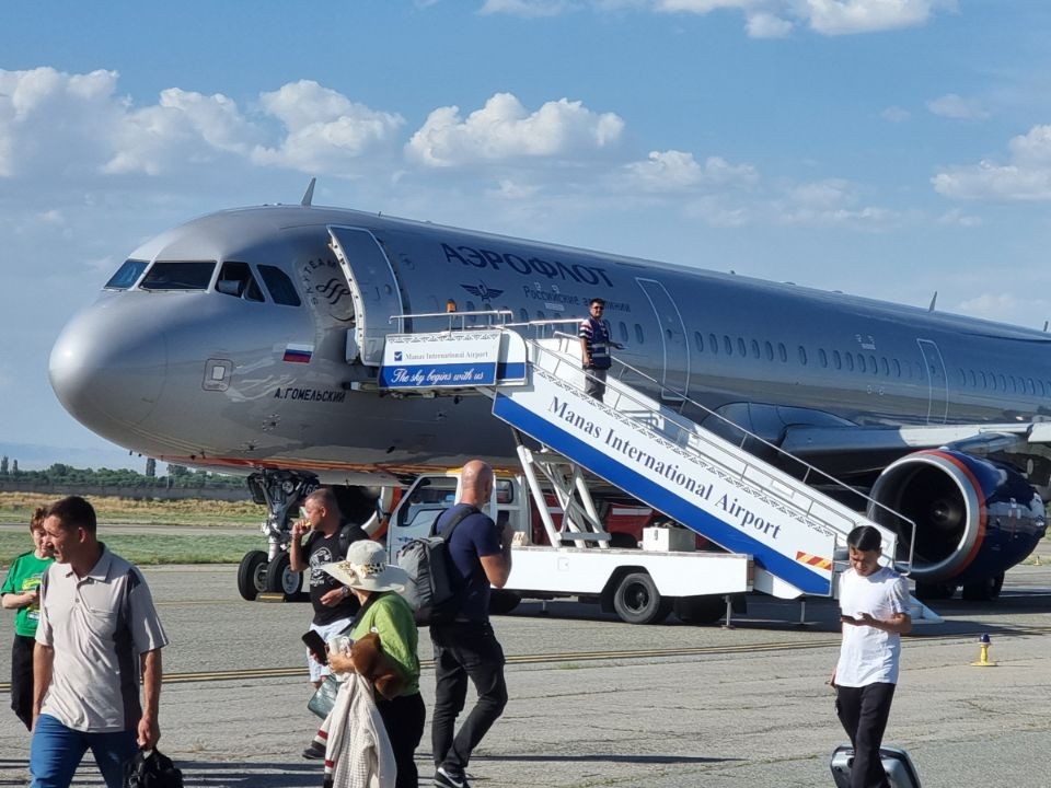 Пара из Подмосковья попала в аварию на самолете в аэропорту Бишкека