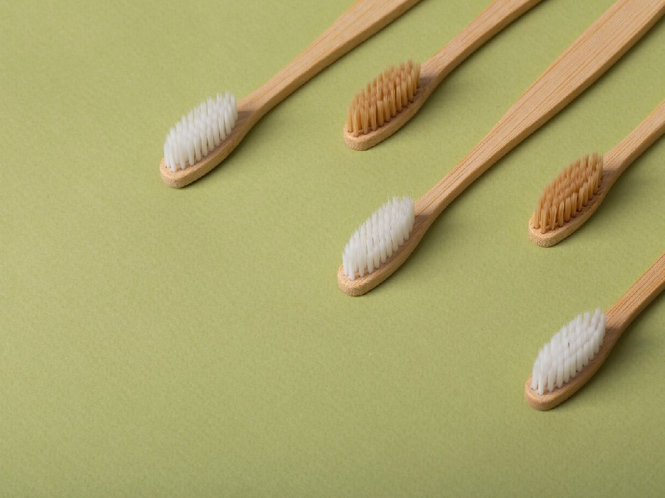 Шаг к здоровью: как правильно выбрать зубную щетку