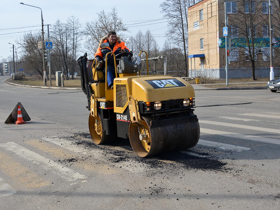 В Серпухове определят подрядчика, который будет проводить ямочный ремонт автомобильных дорог