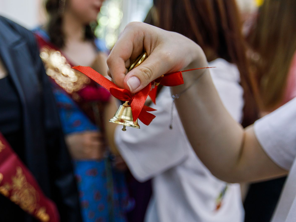Коломенские школьники отказались от выпускного вечера ради благородного поступка