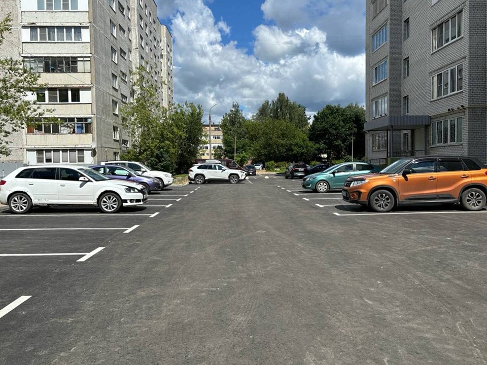 Асфальтовое покрытие отремонтировали во дворах Пушкинского округа