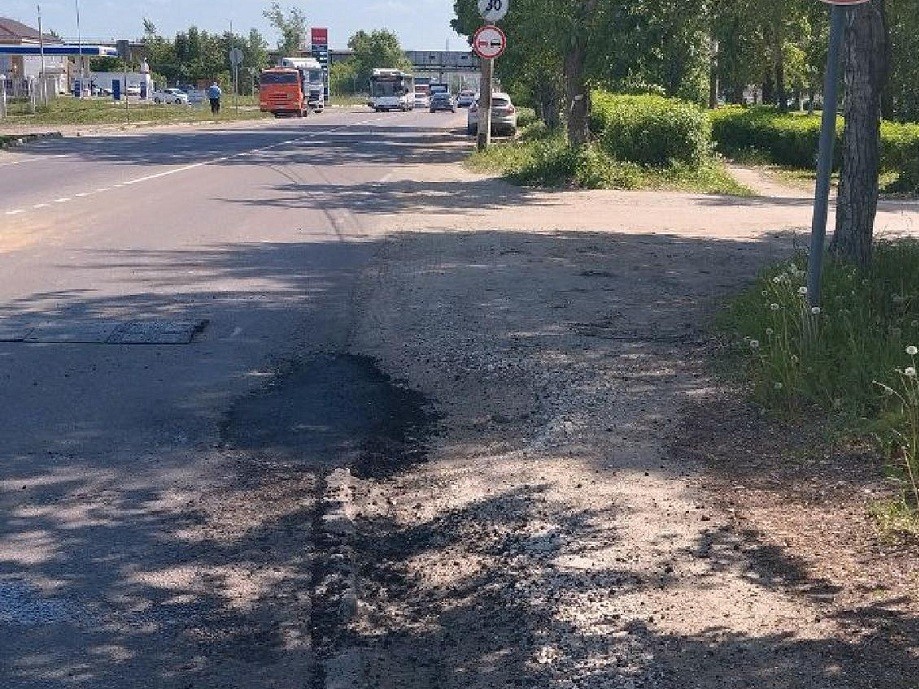 На улице Заводской восстановили асфальт