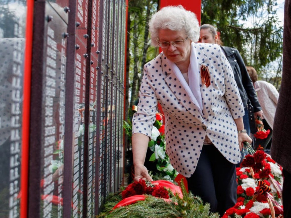 Тысячи жителей Талдомского округа участвуют в патриотических акциях «Свеча памяти»