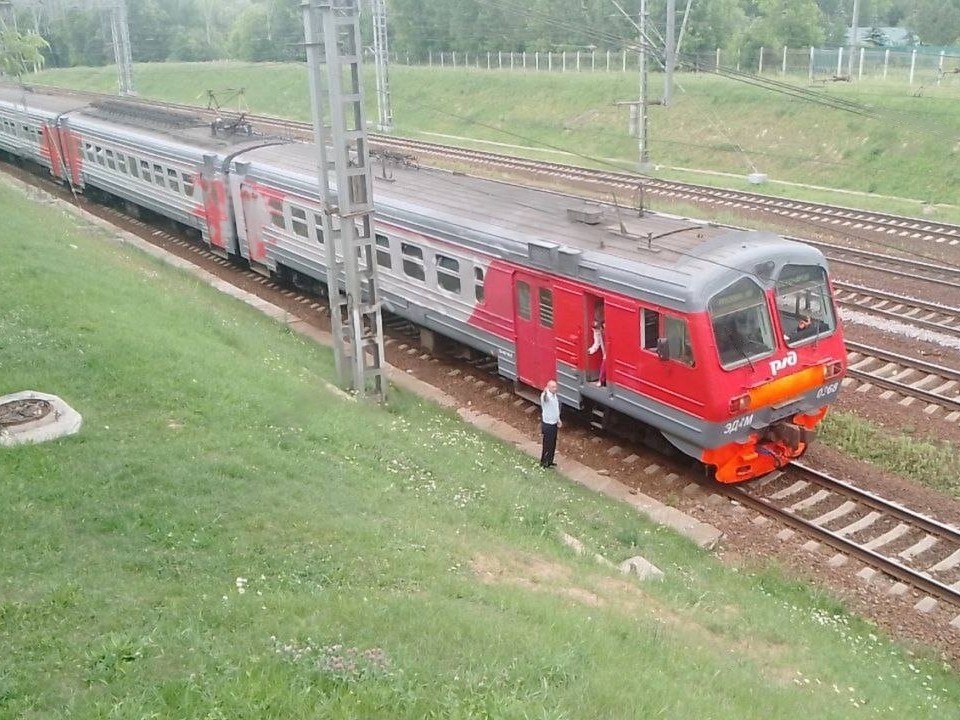 Подростки вообразили себя машинистами и заблокировали все движение электричек Ярославского направления