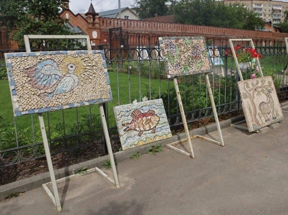 Лобненская школа мозаики открыла выездную выставку «Музей под небом»
