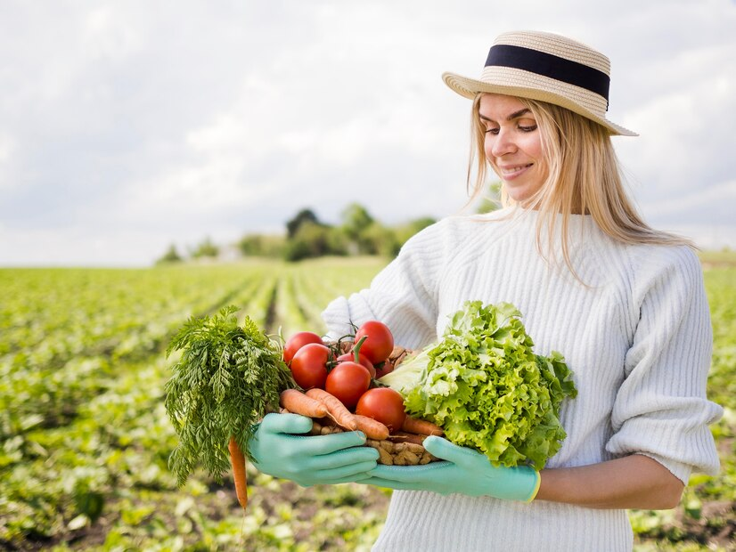 Как вырастить вкусные экологичные продукты у себя на участке и заработать на этом