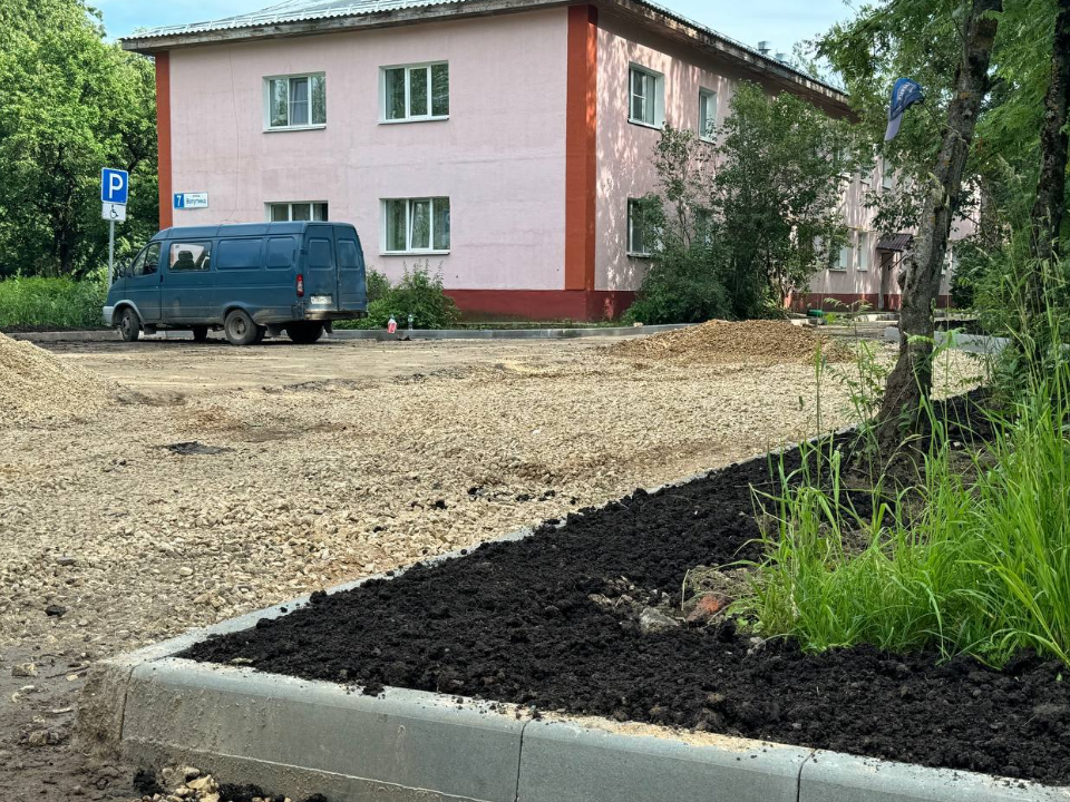 В Можайском округе из-за дождей перенесли сроки благоустройства четырех дворов