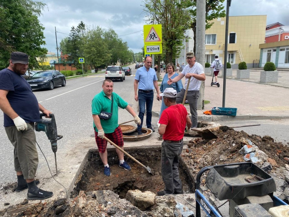 Ремонт люка на 1-й Советской завершат до конца недели