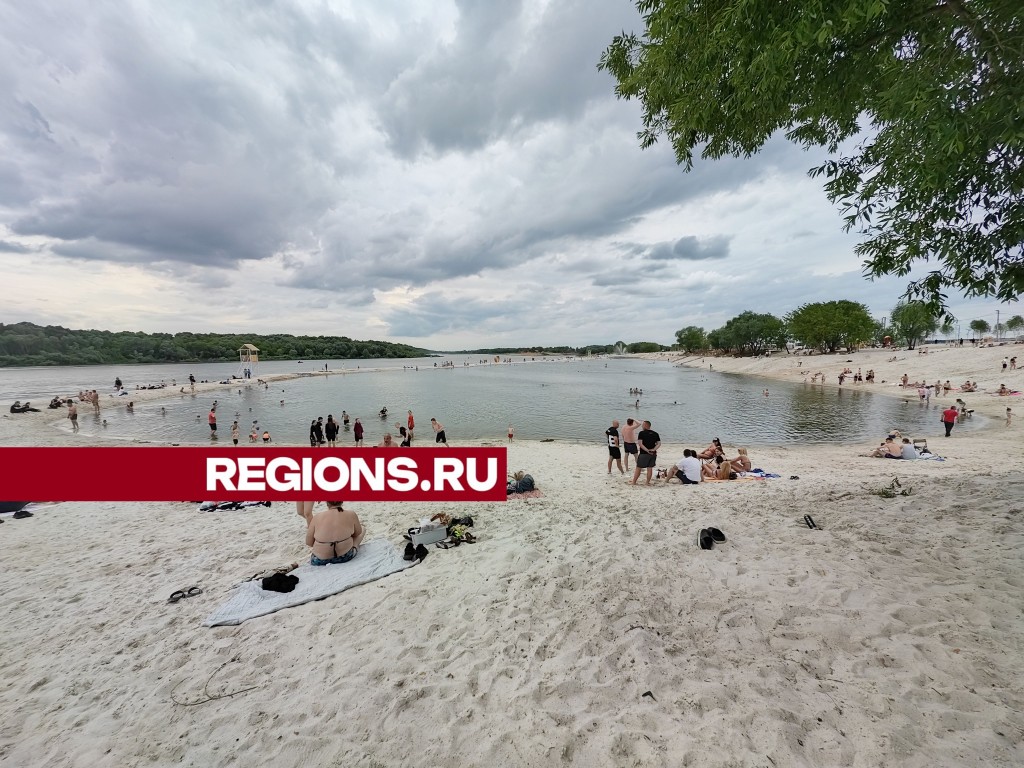 Пляж «Серпуховские Мальдивы» на Оке принял первых отдыхающих | REGIONS.RU /  Серпухов