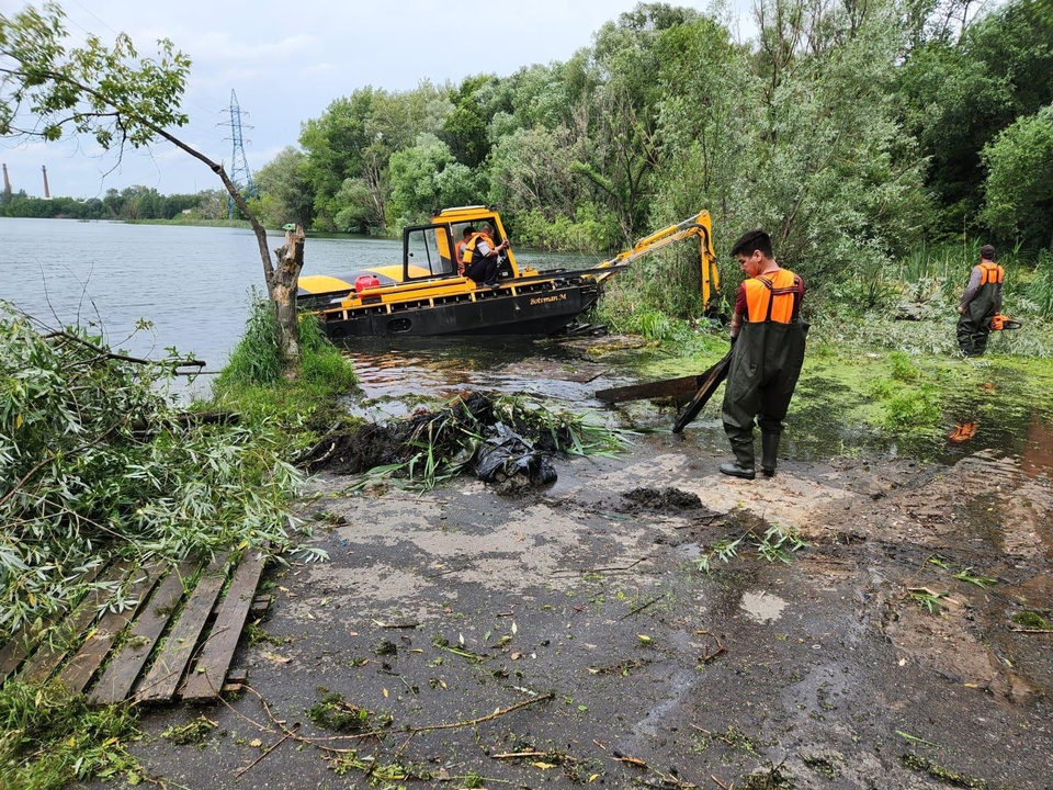 В люберецком поселке Красково идут работы по расчистке Птичьего карьера