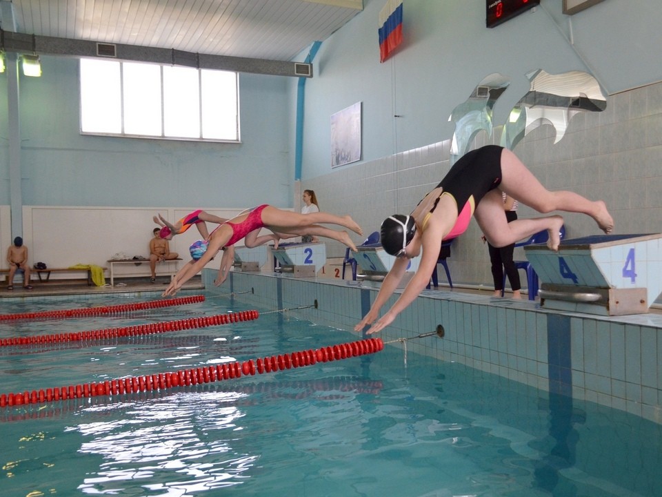 Луховичане в июне могут воспользоваться услугами бассейна в спорткомплексе «Дельфин»