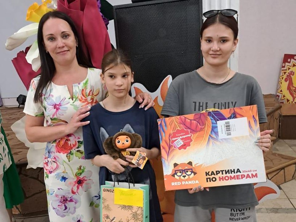 Песнями, играми и росписью пряников отметили День защиты детей в ДК «Лепсе»
