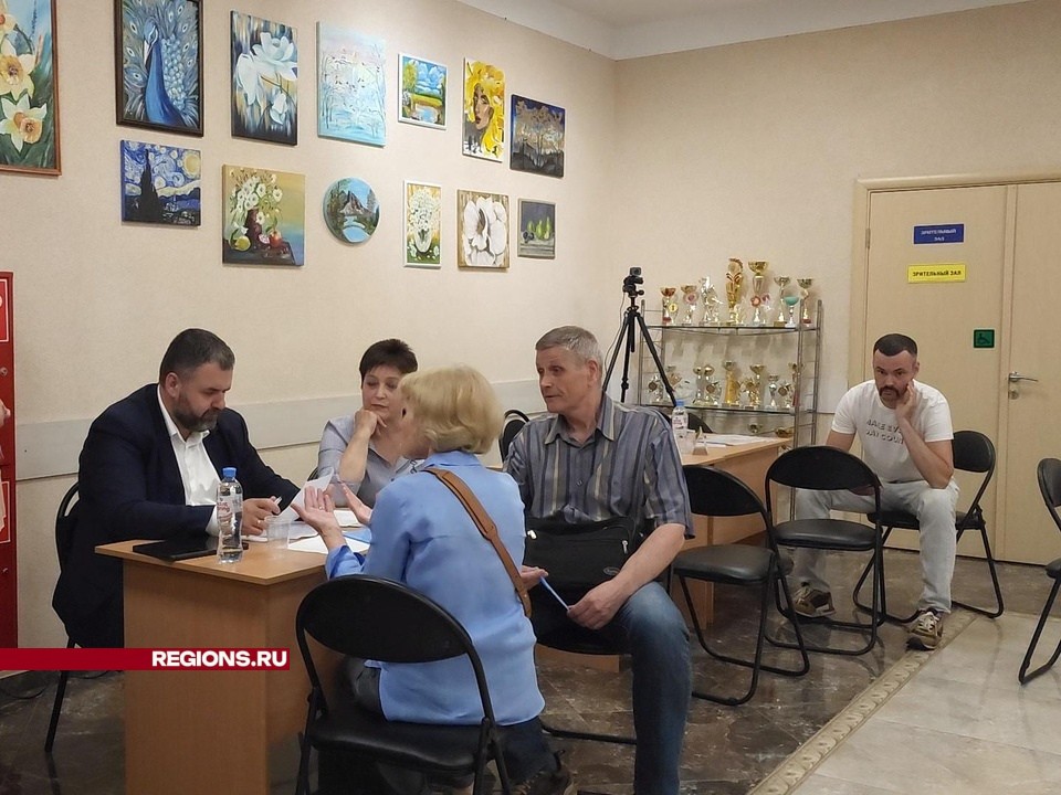 Администрация округа пообещала помочь восстановить подъезд дома в Горках-2, пострадавший от пожара