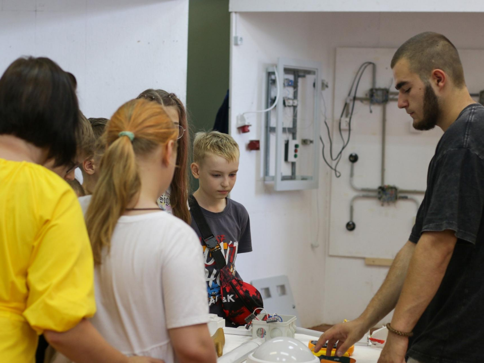 Коломенские школьники освоили навыки сварщиков и электромонтеров