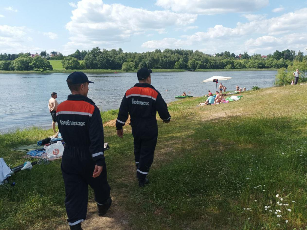 Спасатели напоминают, что купание на реке Клязьма может быть опасно