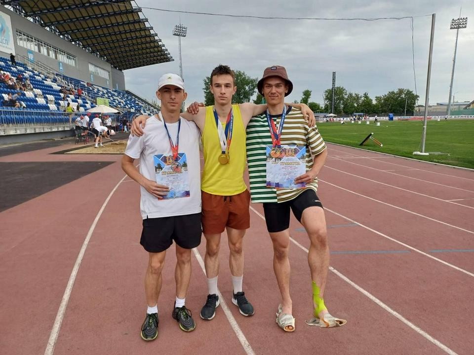 Мытищинские легкоатлеты установили личные рекорды на соревнованиях в составе сборной области