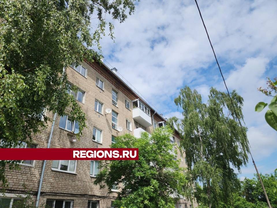Жителям дома на улице Челюскинцев помогут решить вопрос с ремонтом крыши