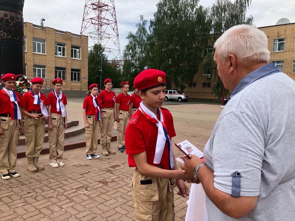 «Торжественно клянусь»: восемь подростков присягнули на верность юнармейскому братству