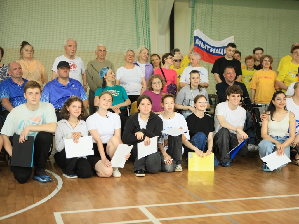 Параспортсмены из шести округов Подмосковья соревновались в Королеве в скандинавских играх