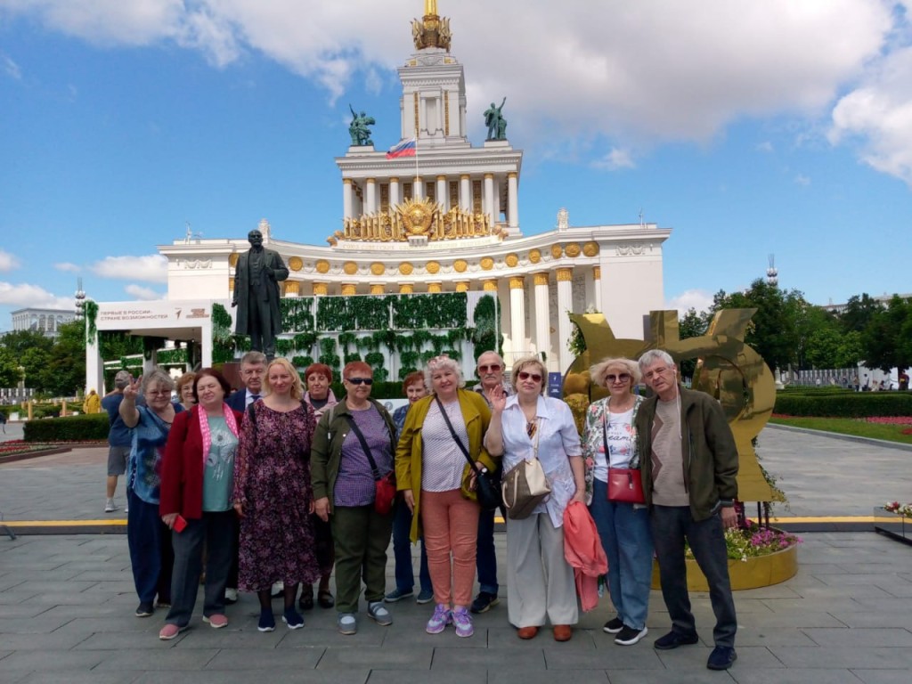 Котельниковские долголеты посетили Международную выставку форум «Россия»