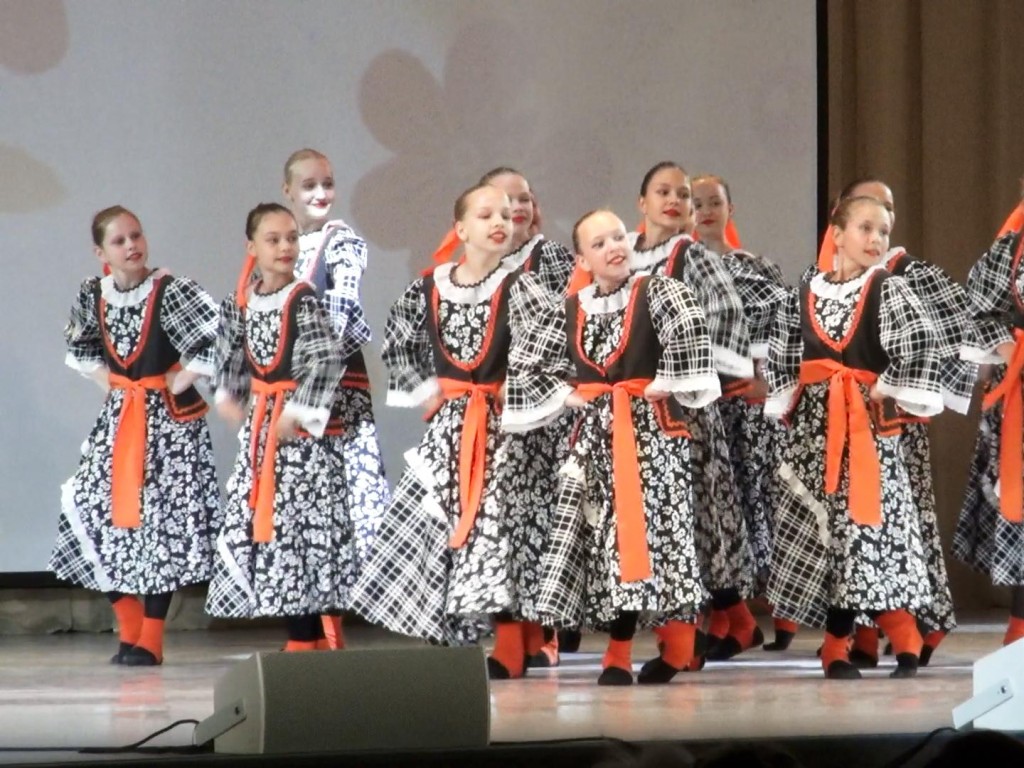 В память об основательнице хореографической школы в Наро-Фоминске прошел  фестиваль «Шелковый путь» | REGIONS.RU / Наро-Фоминск