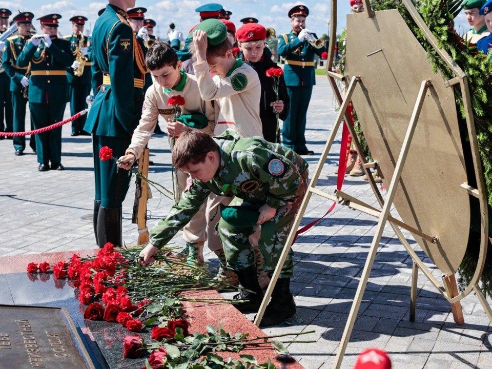 У могилы Неизвестного Солдата в Мытищах отдали дань уважения погибшим в годы ВОВ