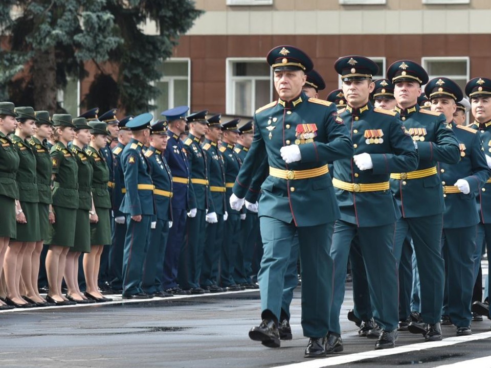 Учащиеся военной академии РВСН из Балашихи отметили выпускной