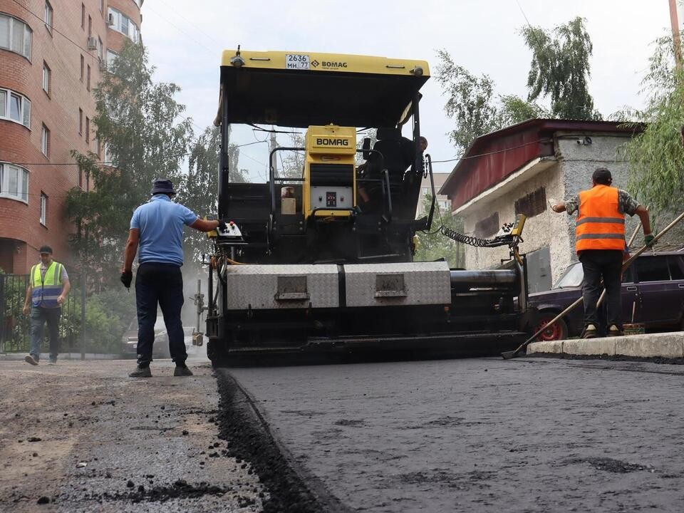 Двор на улице Лесной в Дзержинском обновят до конца июня