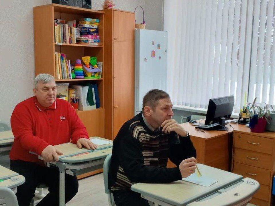 В Люберцах отцы сели за парты и учатся понимать своих детей