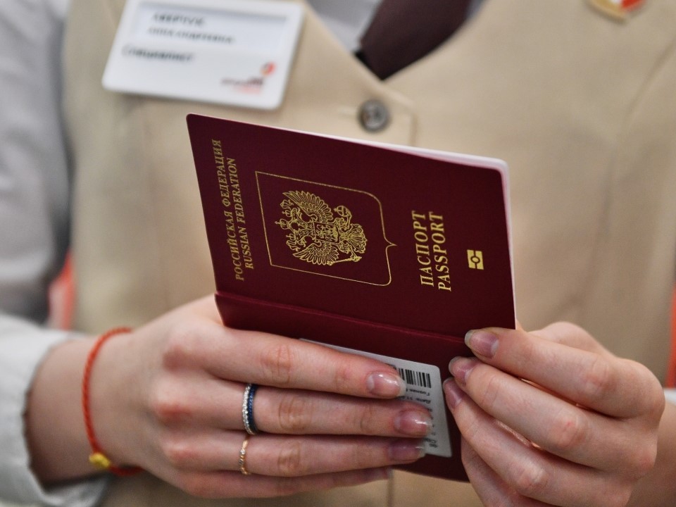 Госпошлина на получение загранпаспорта в России увеличится на тысячу рублей