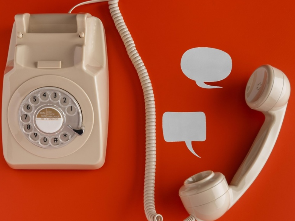 Льготникам Чехова нужно подтвердить получение социальной компенсации телефона