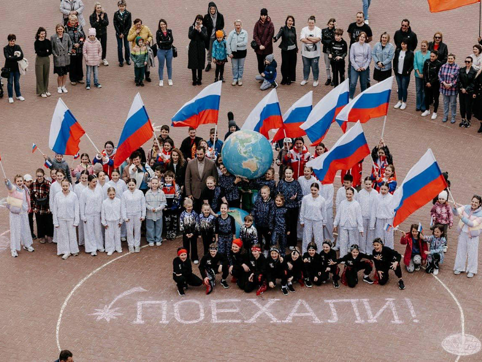 День космонавтики отметили в Чехове флешмобом и походом на выставку
