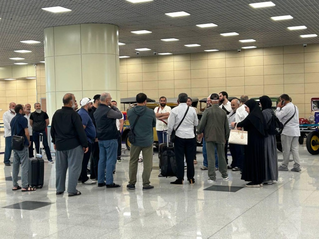 Ежегодное паломничество в Мекку привело мусульман со всей России в аэропорт Домодедово