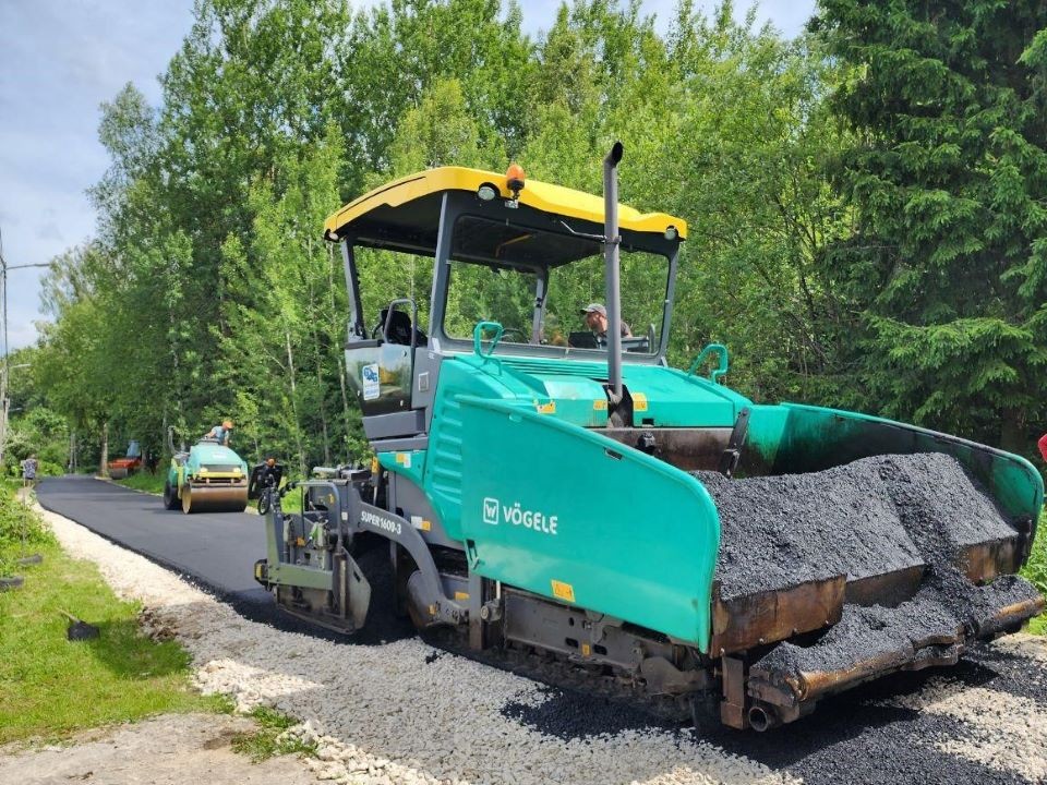 В деревне Шарапово под Чеховом завершается ремонт дороги