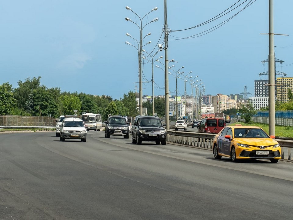 Волковское шоссе и центральную улицу в Поведниках отремонтировали износостойким асфальтом