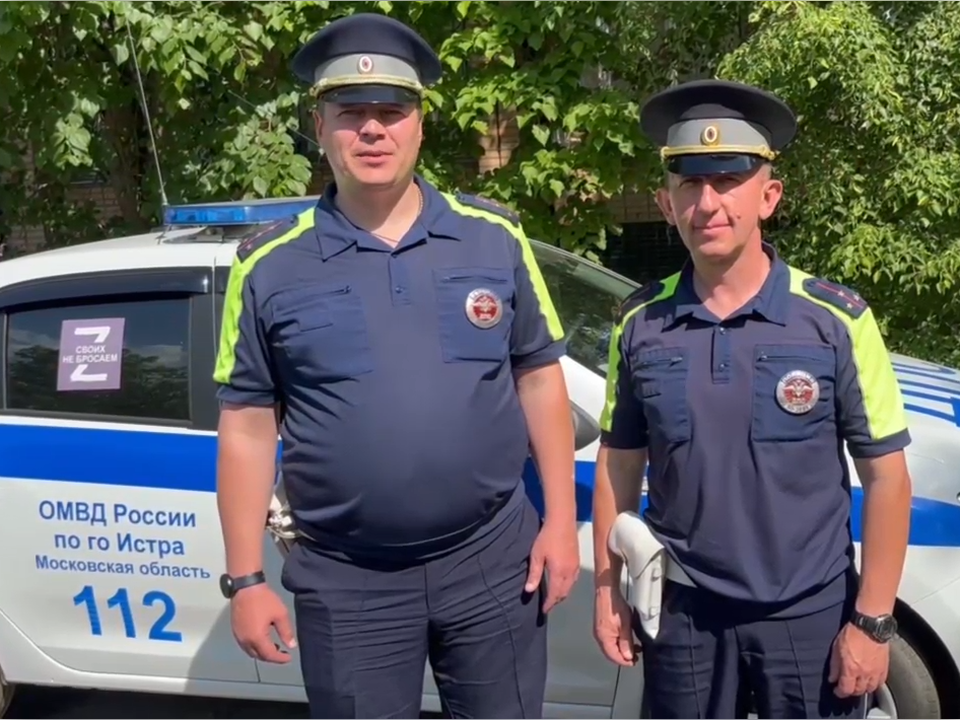 Госавтоинспекторы помогли спасти задыхающегося ребенка