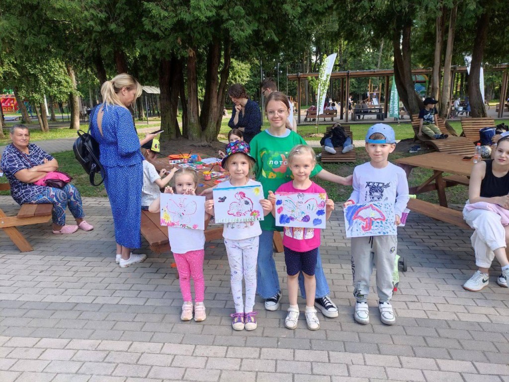 В Центральном парке в Наро-Фоминске можно заниматься на тренажерах и в зоне  воркаута | REGIONS.RU / Наро-Фоминск