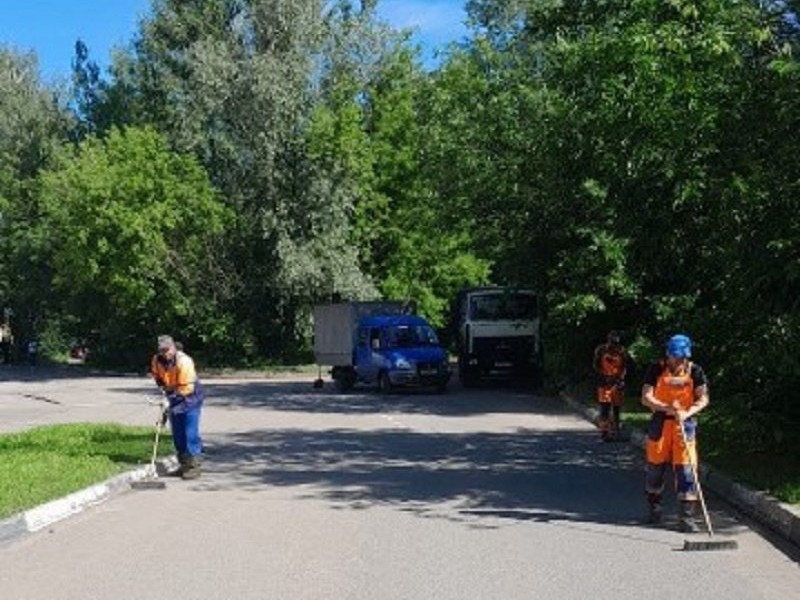На дорогах Долгопрудного продолжается ямочный ремонт