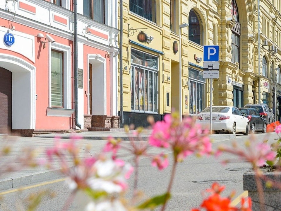Автомобилисты Ленинского округа смогут бесплатно парковаться в Москве 12 июня