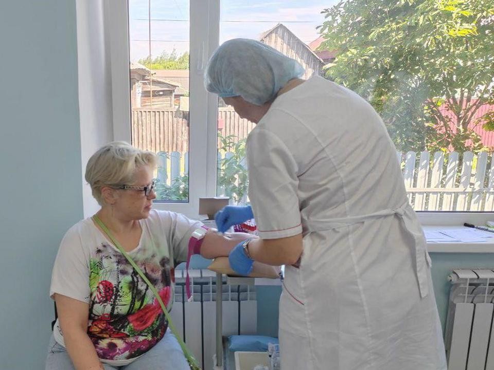 Выездная бригада луховицких медиков проверила здоровье жителей села Любичи