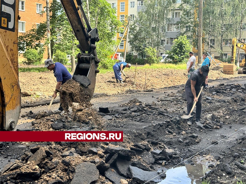 Двор по улице Шамонина в Шаховской благоустроят до конца июня